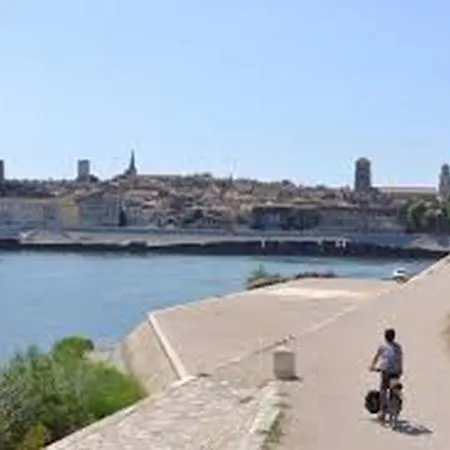 فيلة En Provence Piscine Au Calme Entre Arles Nimes Avignon *