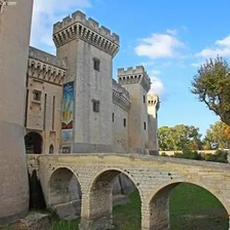Villa En Provence Piscine Au Calme Entre Arles Nimes Avignon *