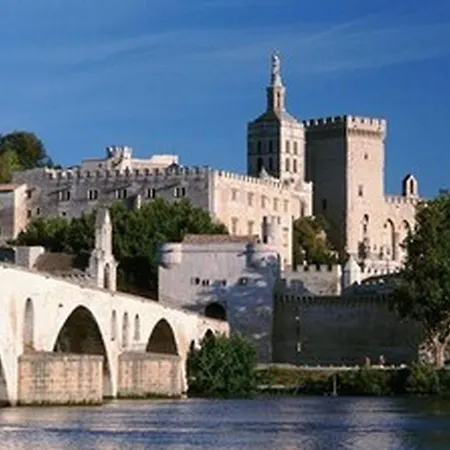 En Provence Piscine Au Calme Entre Arles Nimes Avignon Beaucaire (Gard)