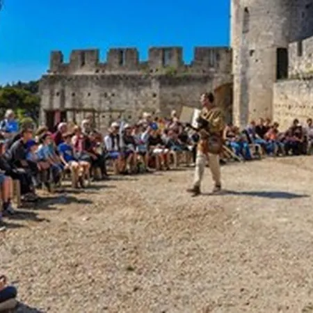 En Provence Piscine Au Calme Entre Arles Nimes Avignon بوكير